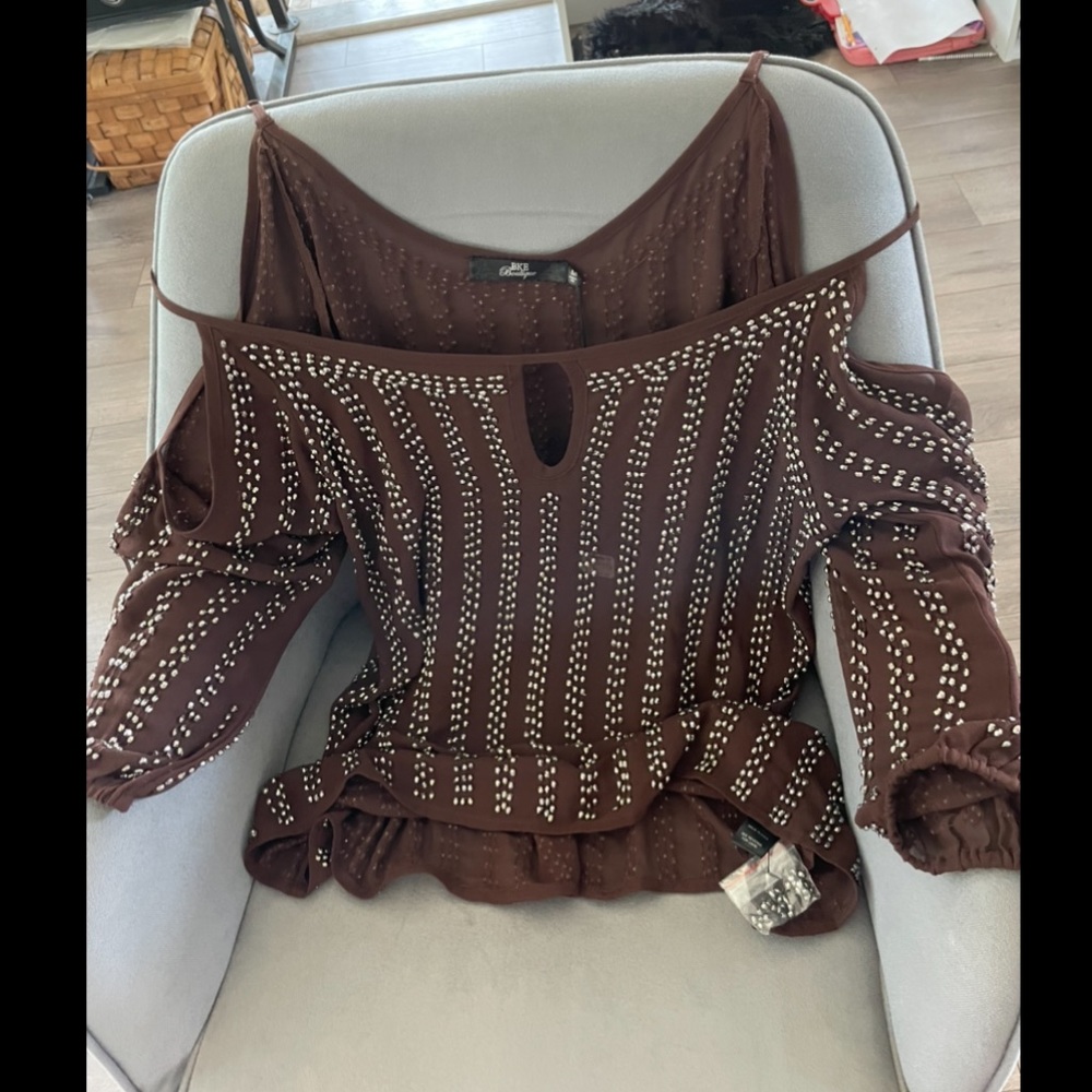 BKE Boutique shirt. Size M.
